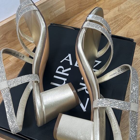 NEW Naturalizer 7.5 Women's Vanessa Gold Rhinestone Silver Block Heel Shoes - Picture 7 of 10